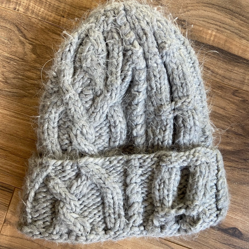 Cozy Gray Fleece Lined Knit Beanie